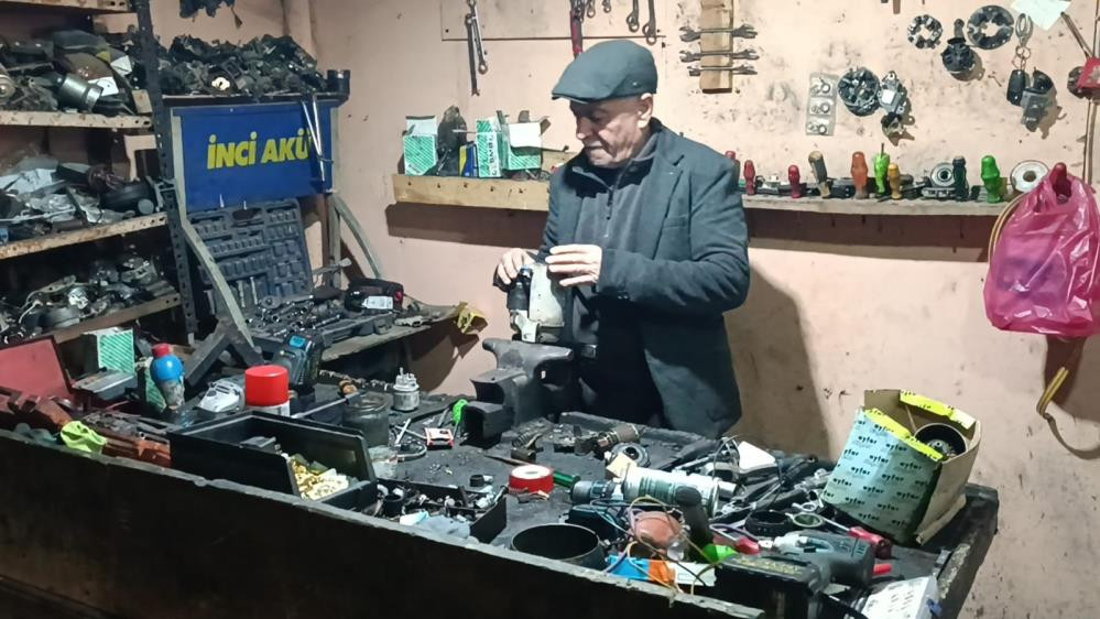 40 yıllık oto elektrik ustası teknolojiye direniyor