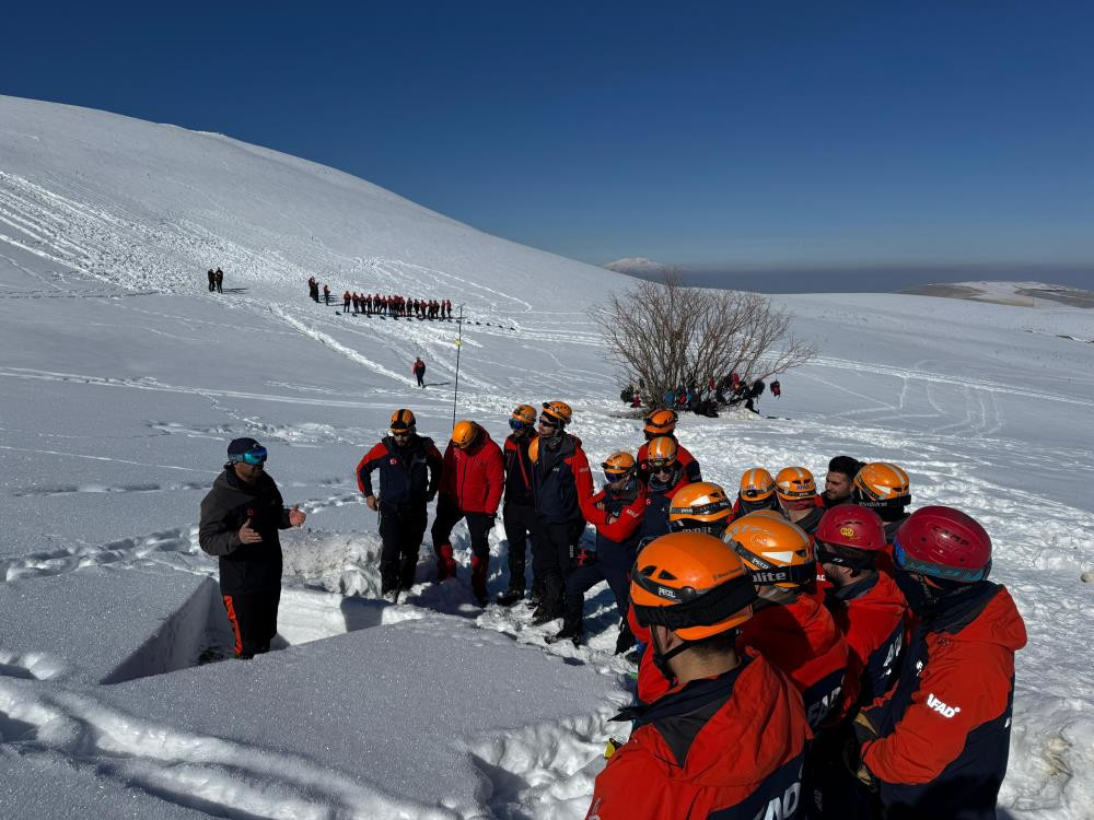 AFAD'dan Van'da çığ eğitimi