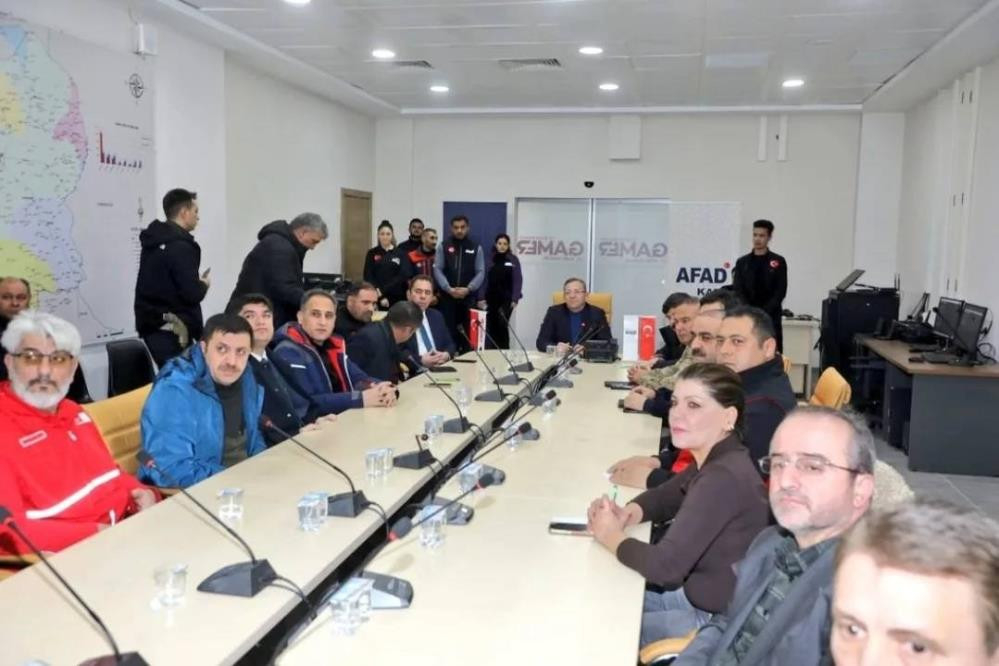 Kars’ta 6 Şubat depreminde hayatını kaybedenler unutulmadı