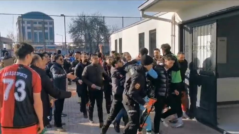 Van'da Bölgesel Amatör maç sonrası olaylar çıktı