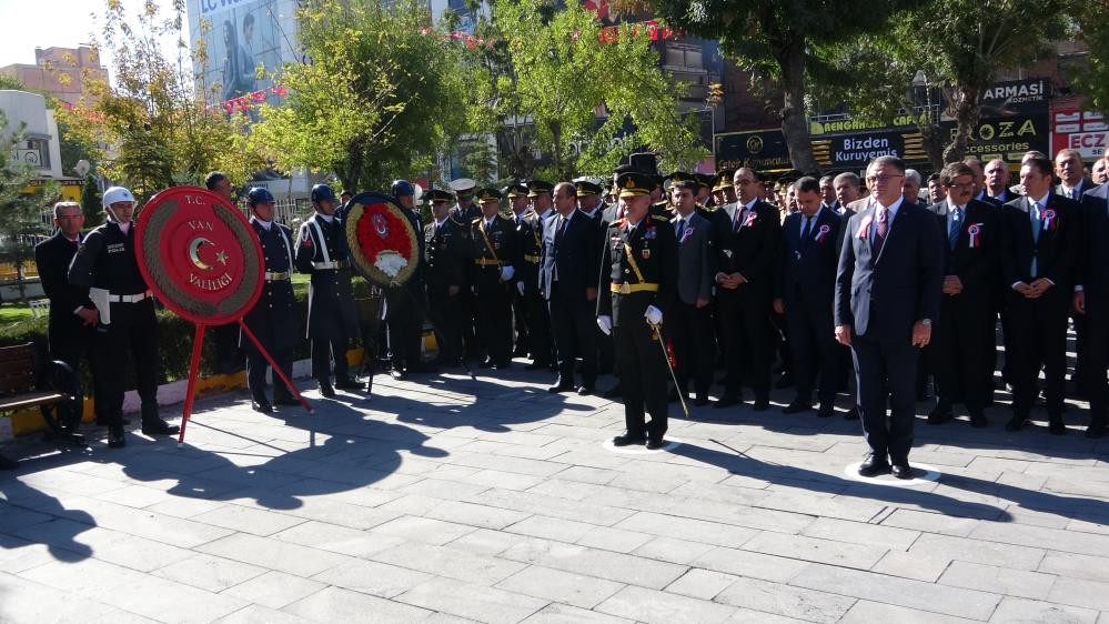 Van'da Cumhuriyet'in 101'inci yıl dönümü kutlamaları