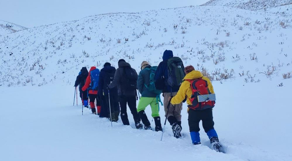 Van'da dağcılar 2 bin 800 rakımlı Hayal Dağı'na tırmandı