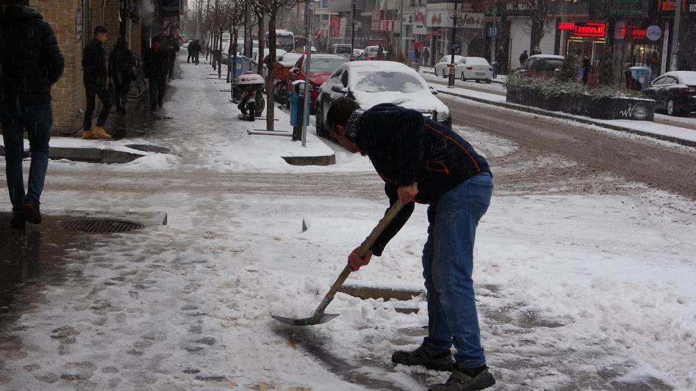 Van’da kar yağışı