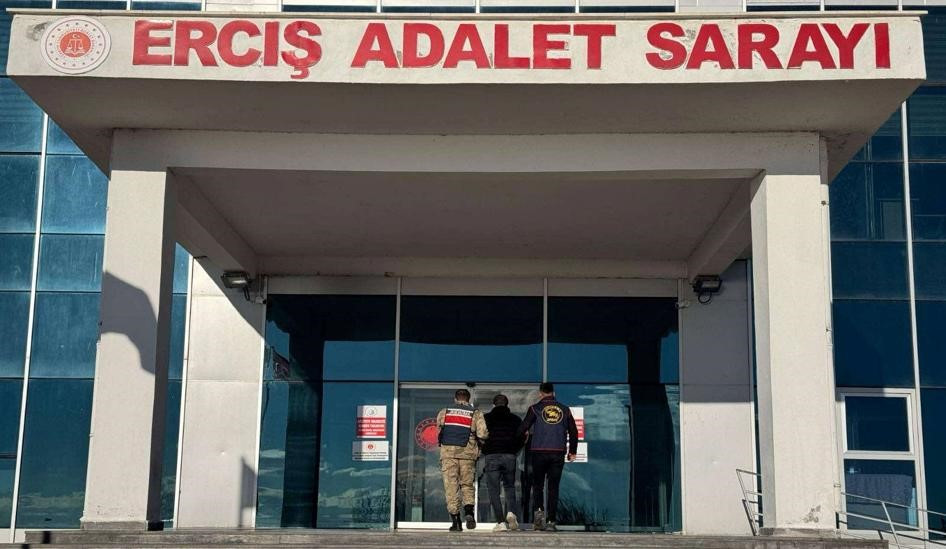 Van'da kasten öldürme ve uyuşturucu ticaretinden aranan 2 şahıs tutuklandı