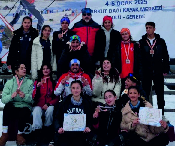 Vanlı sporcular kayakla oryantiringde 14 madalya kazandı